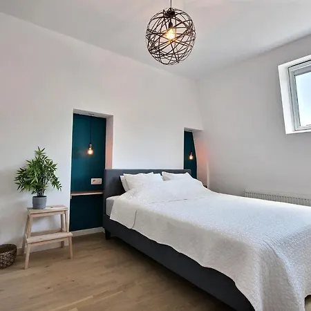 Apartment Gats Place